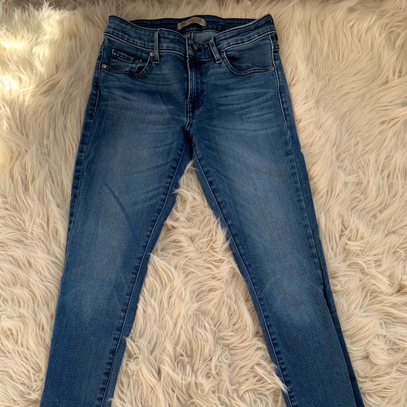 Guess Jeans - Picture 2 of 8